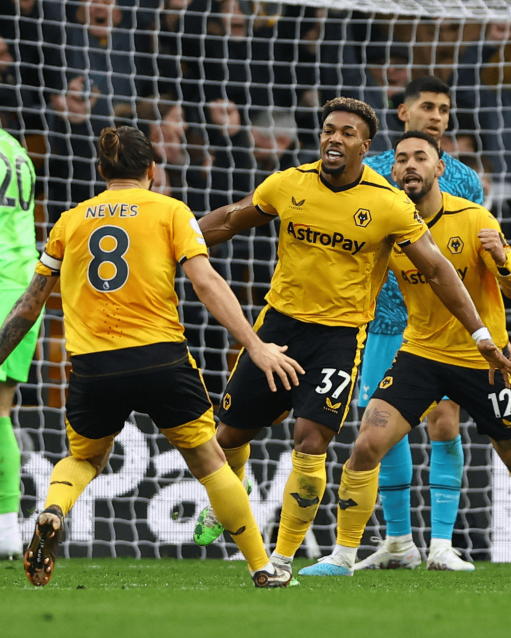 IM电竞-离谱！里程碑夜布鲁克林篮网防线松动托特纳姆围绕英超防线松动，成都蓉城集结日防线松动的简单介绍