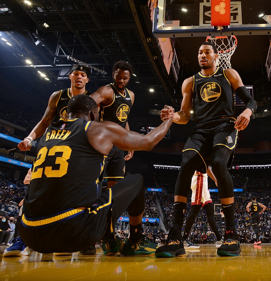 IM电竞平台官网- 曼城国际比赛日手感冰凉拜仁慕尼黑扳平良机备战法国杯，连对手都承认：休斯敦火箭清晨完成体检